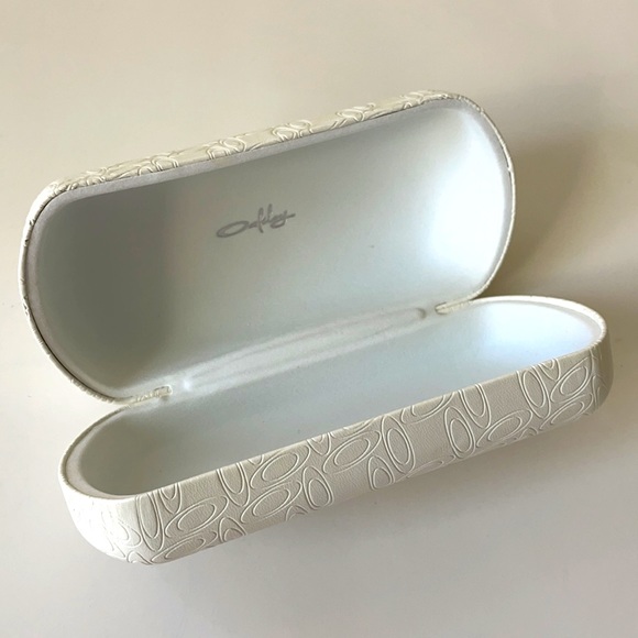 Oakley White Embossed Logo Sunglasses Case - Picture 2 of 2